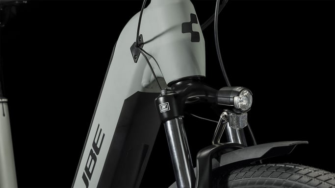 Cube Kathmandu Hybrid ONE 750 Negro, Gris Aluminio XS 27,3 kg