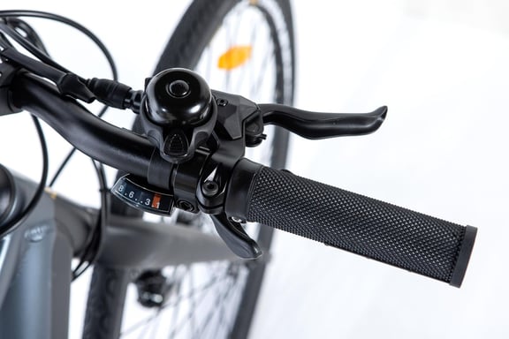 E-ROAD, Shimano Altus 8v, Frenos de disco Hidráulicos, Batería Ion Litio integrada y extraible de 36V 10Ah