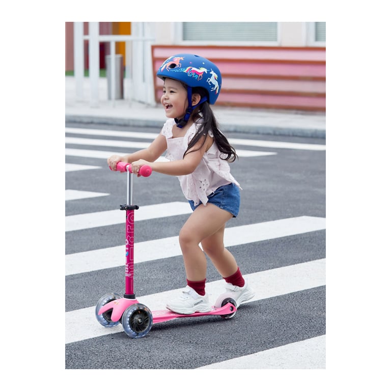 Trottinette Mini Deluxe LED Idéale pour Enfants de 2 à Neuf - vue 3