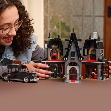 LEGO Wednesday 76786 Morticia Manor - Juego de construcción para niños de 10 años - Minifiguras