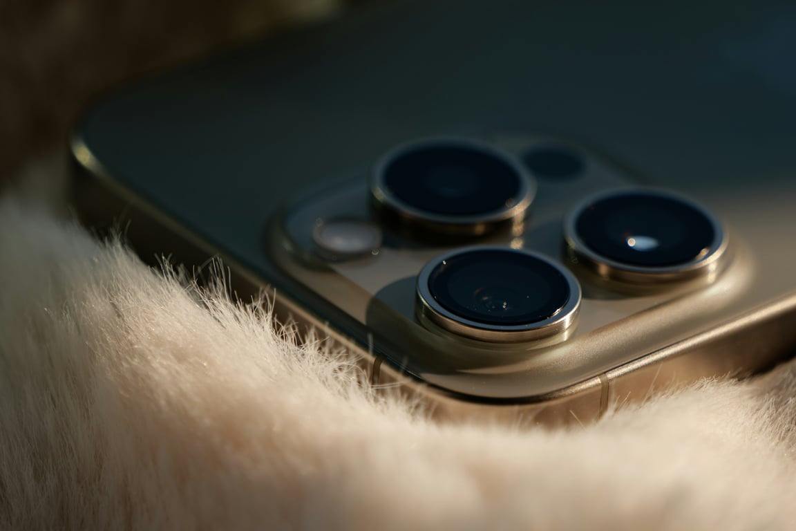 Cabecera del iPhone 15 Pro