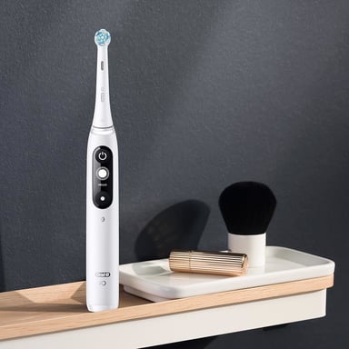 Oral-B iO 4210201362982 spazzolino elettrico Adulti Spazzolino rotante Bianco