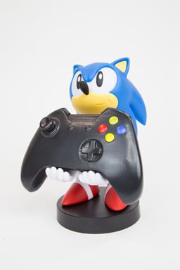 Figura de acción de Sonic The Hedgehog - Soporte y cargador para mando y smartphone - Exquisite Gaming