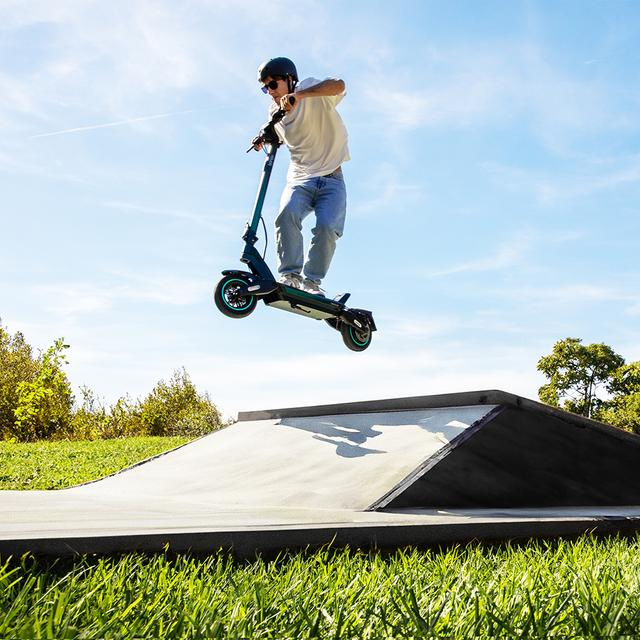 Trottinette Électrique Cecotec Bongo Y65 Connected 500W – Autonomie 65 km, Puissance Max 1200W - vue 2