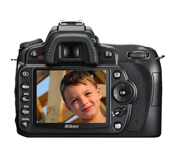Nikon D90 + AF-S DX Nikkor 18-105mm f/3.5-5.6G ED VR Juego de cámara SLR 12,3 MP CMOS 4288 x 2848 Pixeles Negro