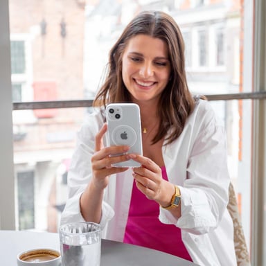 Accezz Coque Clear avec MagSafe pour Apple iPhone 14 Pro Max - Transparent