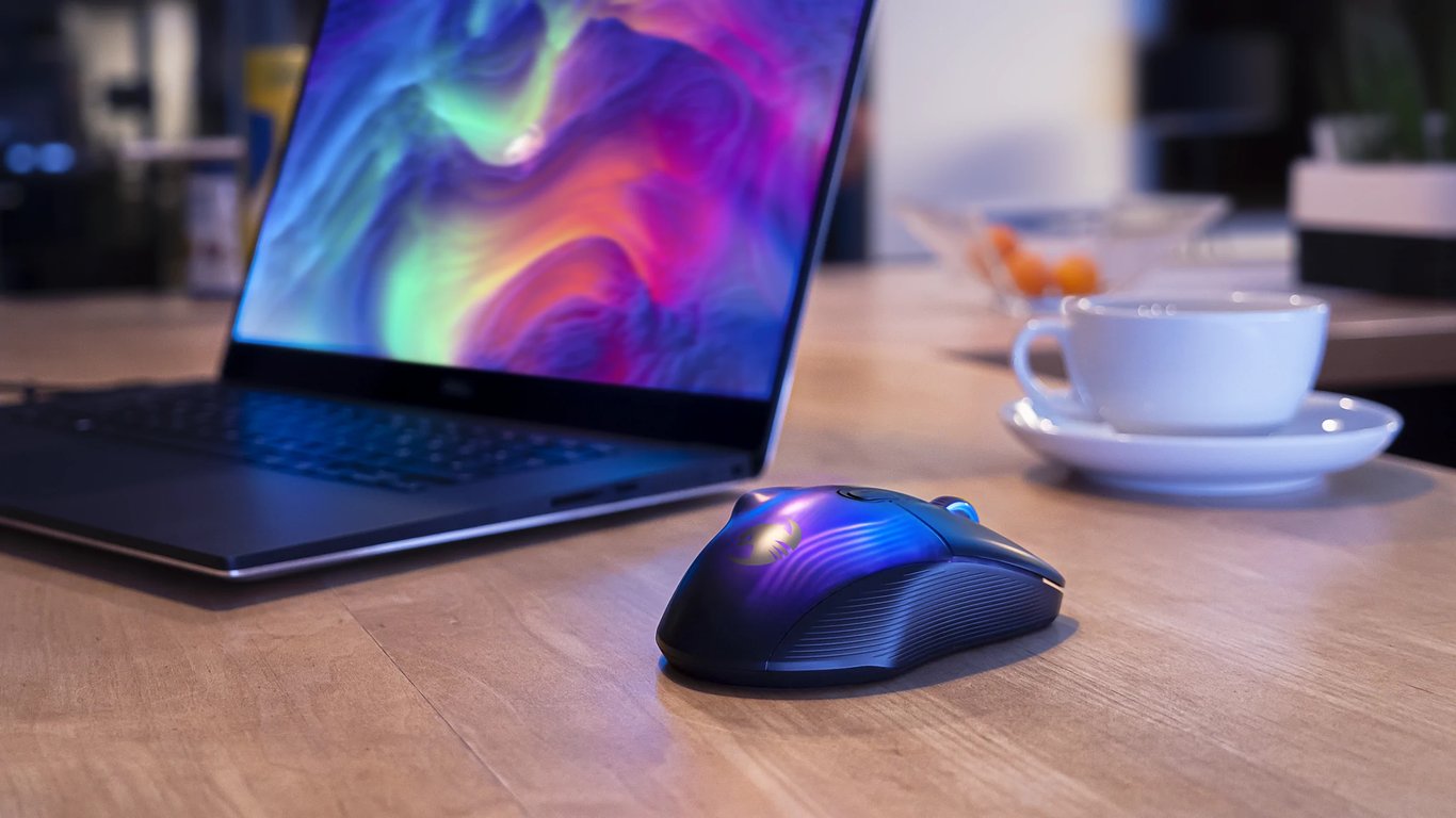 Roccat Kone XP Air – Gaming sans fil Capteur Optique 19K DPI d’autonomie Station de charge RGB éclairage AIMO RGB - vue 5