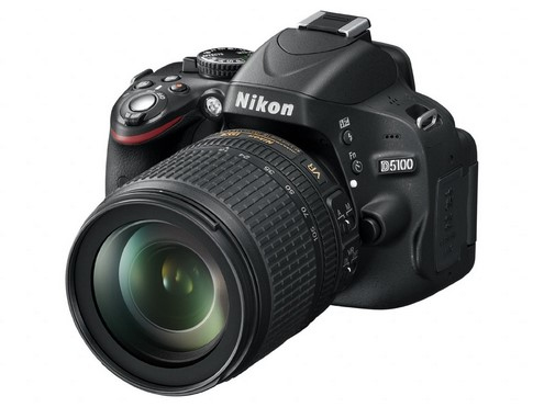 Nikon D5100 + AF-S DX NIKKOR 18-105mm f/3.5-5.6G ED VR Kit d'appareil-photo SLR 16,2 MP CMOS 4928 x 3264 pixels Noir