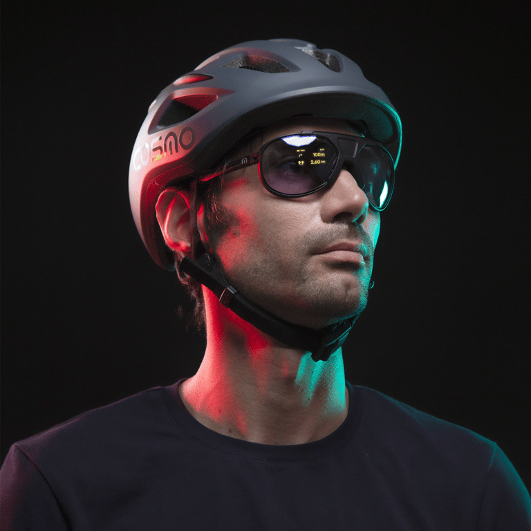 Cosmo Vision - Lunettes connectées avec affichage tête haute pour des  trajets en toute sécurité, guidage GPS et suivi de performance - Cosmo  Connected