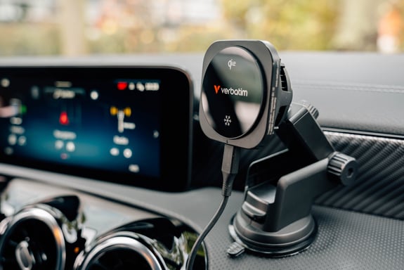 Verbatim Charge 'n' Drive Qi2 Smartphone Negro USB Cargador inalámbrico Carga rápida Auto