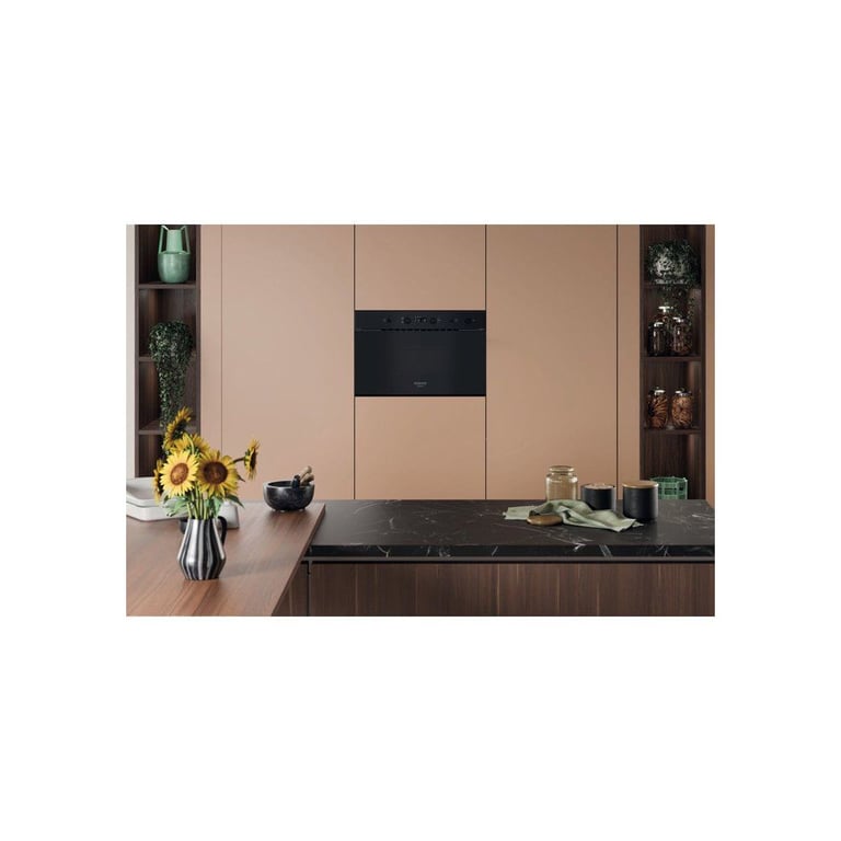 Micro-Ondes Encastrable Hotpoint HAM K11 B – 22L, 750W, Multiwave 3D - vue 3