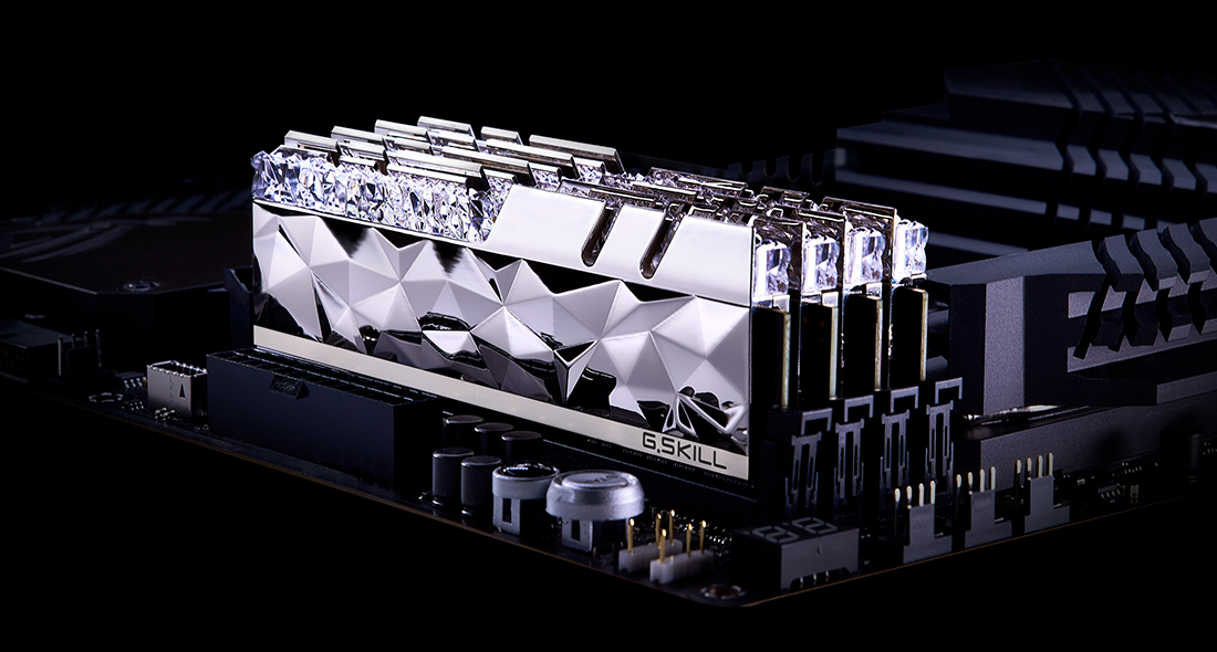 G.Skill Trident Z Royal F4 3600C16Q 64GTESC module de mémoire 4 x DDR4 3600 MHz Neuf - vue 2