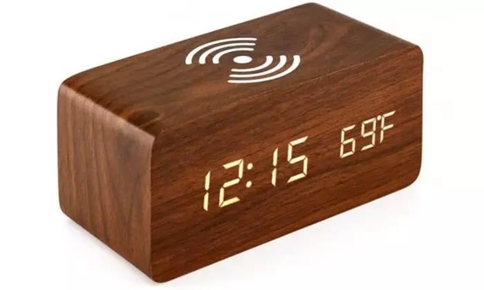 Réveil numérique + chargeur sans fil - horloge de projection - radio-réveil  - chargeur | bol