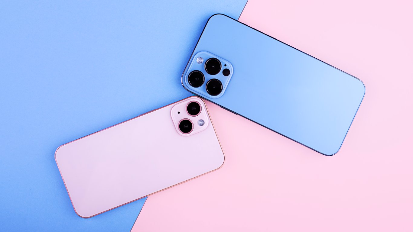 iPhone 14 Pro max azul y rosado