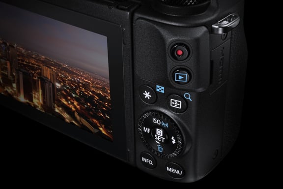 Canon EOS M3 + EF-M 18-55mm MILC 24,2 MP CMOS 6000 x 4000 Pixeles Negro