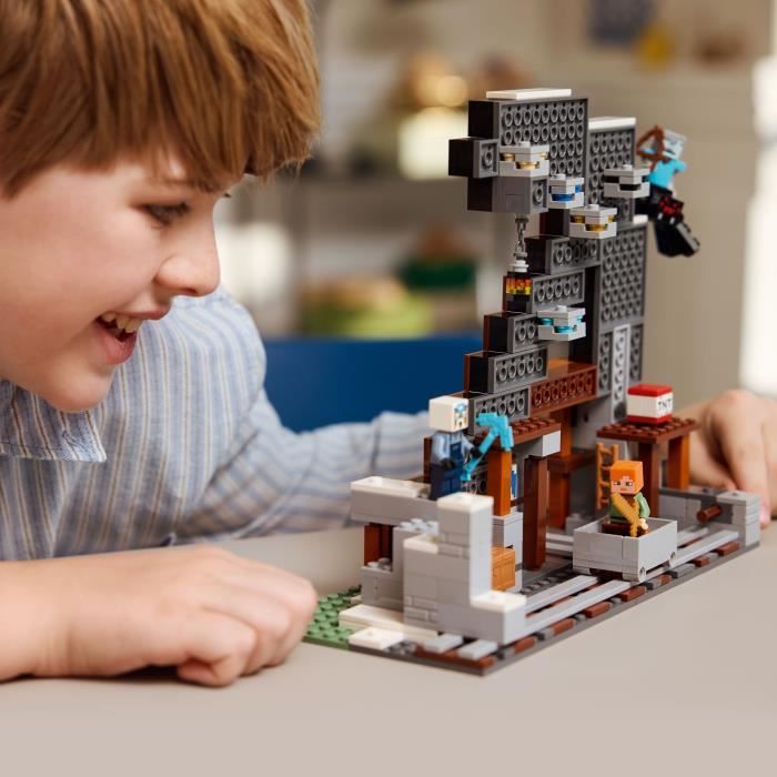 LEGO Minecraft 21277 La Mine En Forme De Pioche - vue 4