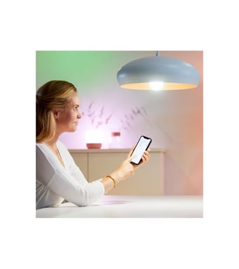 WiZ Globe 120 bianco variabile E27 75W lampadina collegata