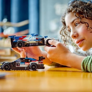 LEGO Speed Champions BMW M4 GT3 et BMW M Hybrid V8 - Set de Construction 76922