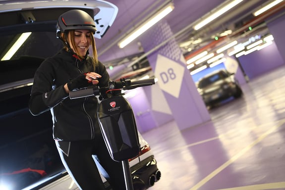 Bolsa Scooter Negra 2 litros resistente al agua