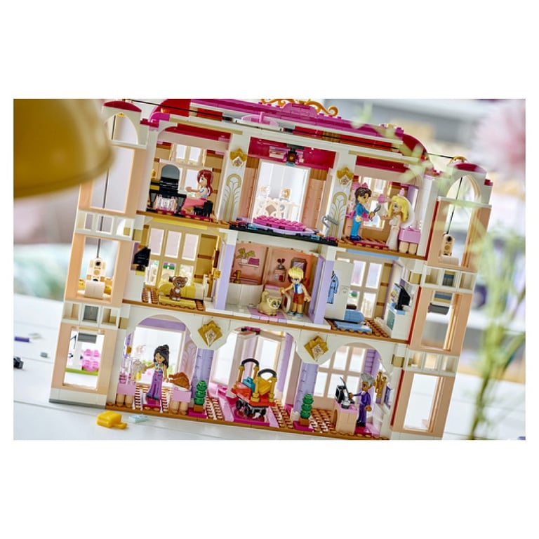 LEGO® Friends 42704 Le grand hôtel de Heartlake City - vue 7