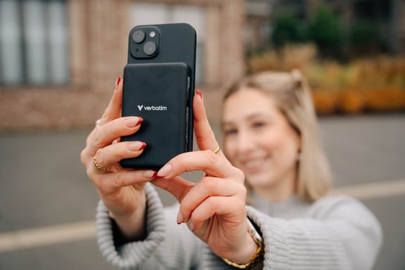 Verbatim Charge 'n' Go Essentials 10000 mAh Cargador inalámbrico Negro