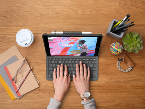 Logitech Slim Folio