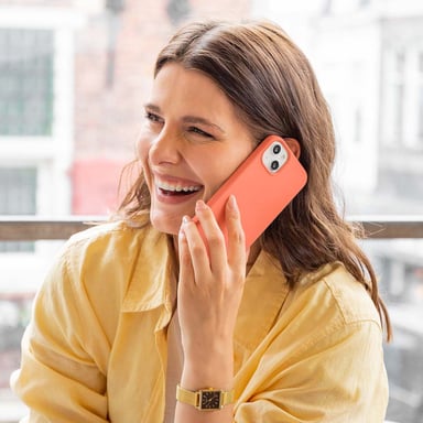 Accezz Coque Liquid Silicone avec MagSafe pour Apple iPhone 15 - Nectarine