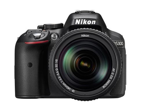 Nikon D5300 + Nikkor 18-105 VR + SD 8GB Lexar Premium 200x Kit d'appareil-photo SLR 24,2 MP CMOS 6000 x 4000 pixels Noir