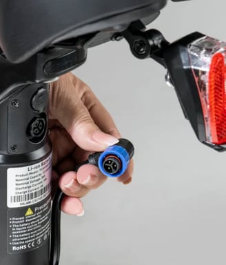 Vélo électrique pliable Onemile E1P, 250 W, 36 V 10 Ah, 25 km/h, bleu.