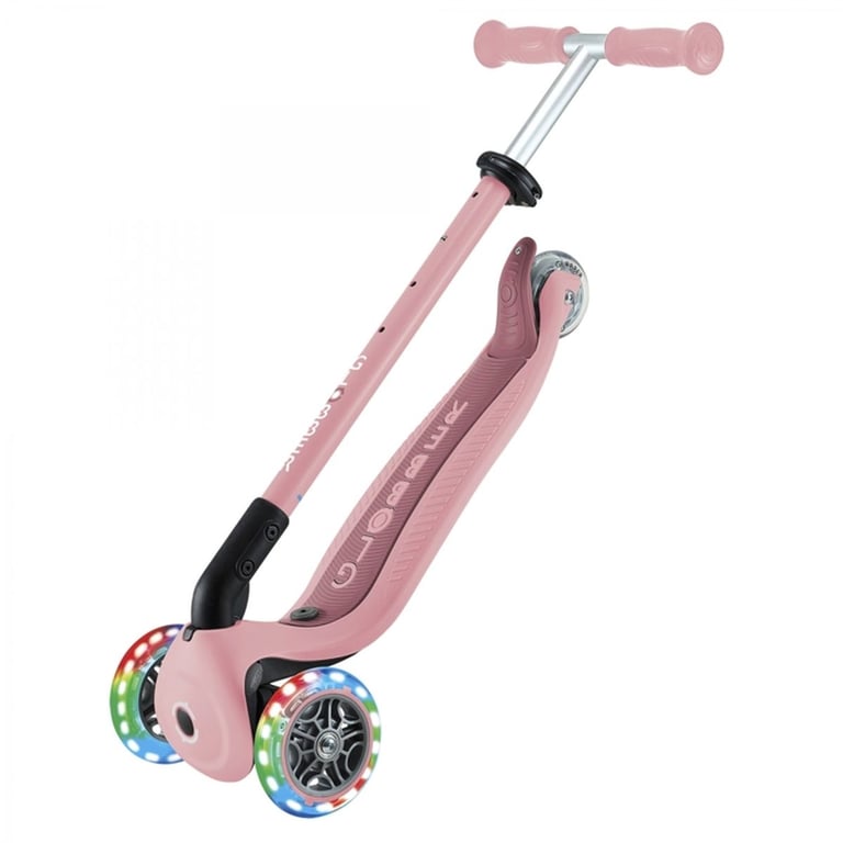 Trottinette évolutive GLOBBER GO-UP ACTIVE LIGHTS 3 roues avec siège roues lumineuses sans piles (dynamo) Rose pastel guidon réglable 4 hauteurs frein au pied pliage bouton-poussoir - Neuf