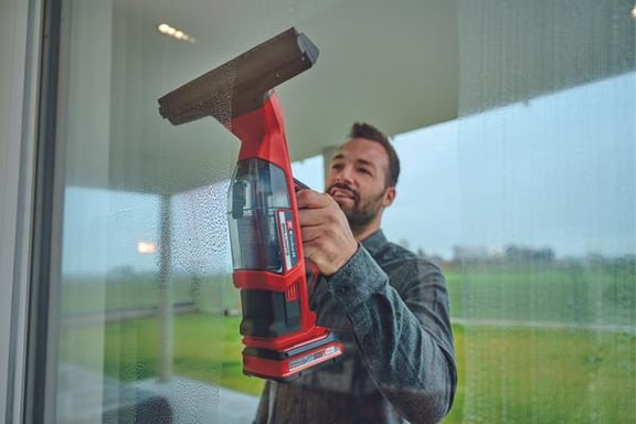 Einhell BRILLIANTO limpiacristales eléctrico 0,3 L Negro, Rojo