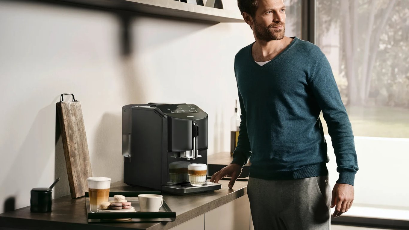 Siemens EQ.300 TF301E09 Machine à café automatique avec mousseur à lait 15 bar piano - vue 5