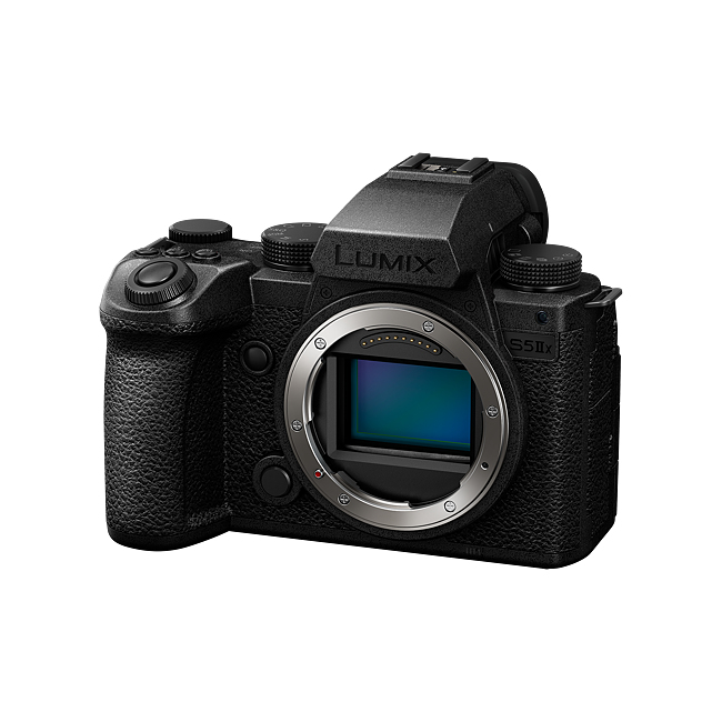 Panasonic Lumix S5 Mark II X - vue 4