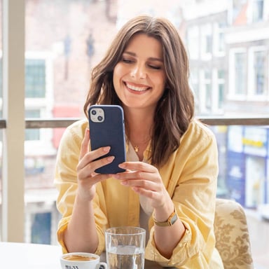 Accezz Coque Liquid Silicone pour Samsung Galaxy S25 Ultra - Bleu foncé