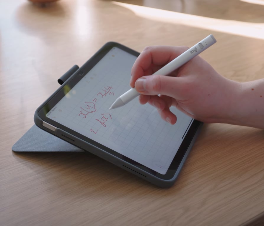 Stylet numérique Logitech Crayon pour modèles iPad avec ports USB C Argent - Neuf