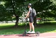 Scooter eléctrico - 85 Evo - 300 W - Neumáticos 8.5 - Max 25 km/h - Autonomía hasta 20 km