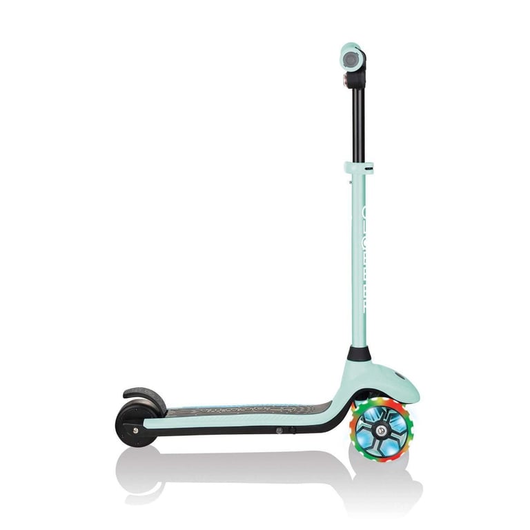 Globber Trottinette électrique 3 roues E MOTION 4 PLUS ciel - vue 4