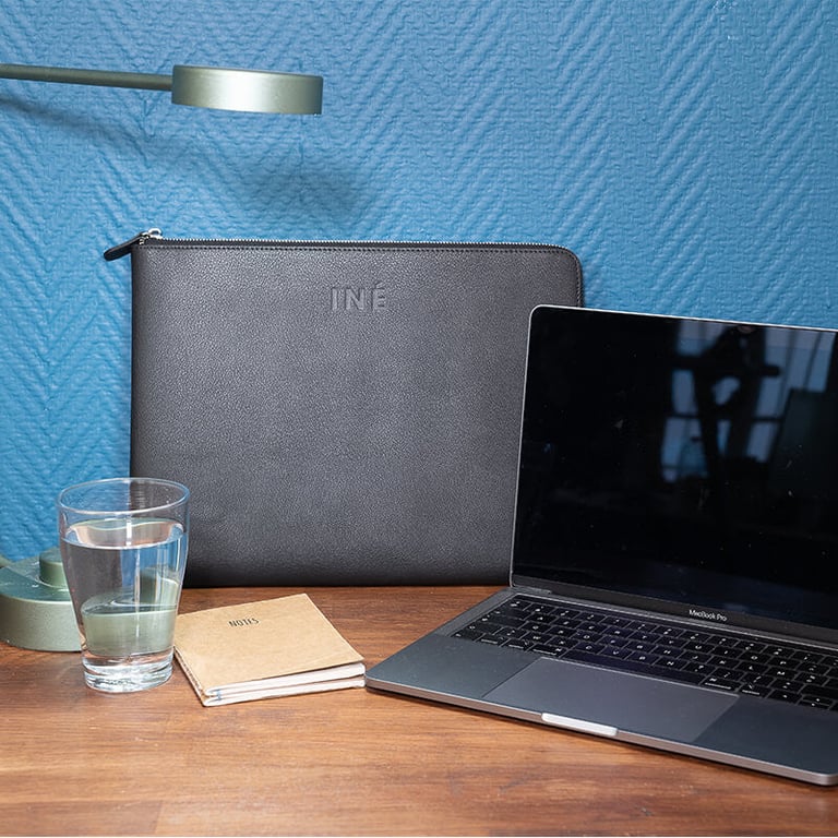 Sacoche en cuir recyclé Ine laptop 14/15  Noir - Neuf