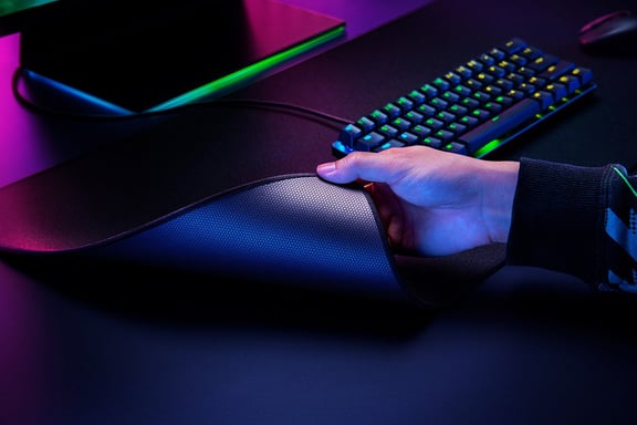 Razer Strider Gaming Mouse Pad Negro