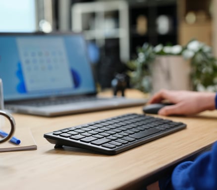 Trust Lyra teclado Oficina USB + RF Wireless + Bluetooth QWERTY Español Negro