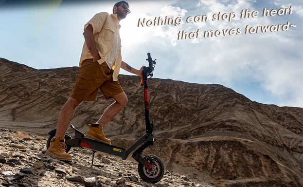 Patinete eléctrico KuKirin G2 Ultra: motor dual de 800 W, autonomía de 55 km, velocidad máxima de 50 km/h, plegable con pantalla LED para desplazamientos urbanos.