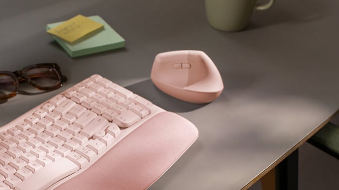 Logitech Lift Ergonomic Vertical Wireless Mouse, Bluetooth o Logi Bolt USB Receiver, Silent - Rosa
