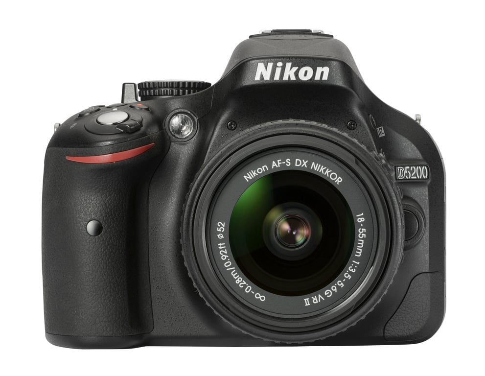 Nikon D7200 Kit Fotocamera Digitale SLR - 24.2 MP CMOS, Sensore, WiFi, Full HD, Mirino Ottico, 4 Anni Garanzia Nital Italia