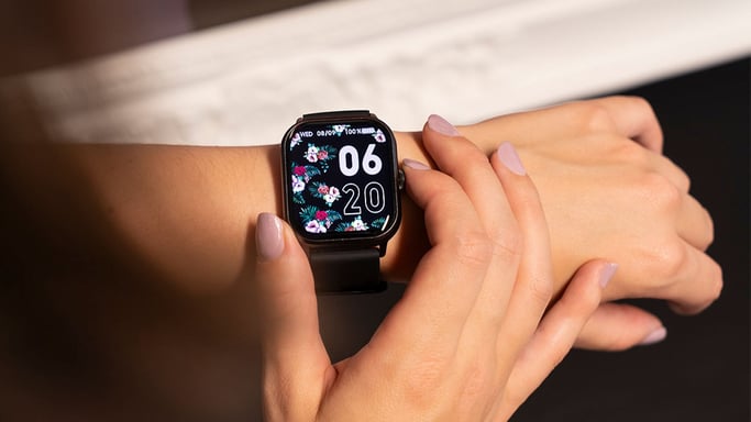 Ice Watch Smart One 38 mm, oro rosa con brazalete adicional rosa negro