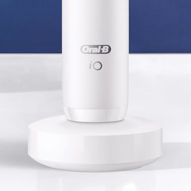 Oral-B iO 4210201362982 spazzolino elettrico Adulti Spazzolino rotante Bianco