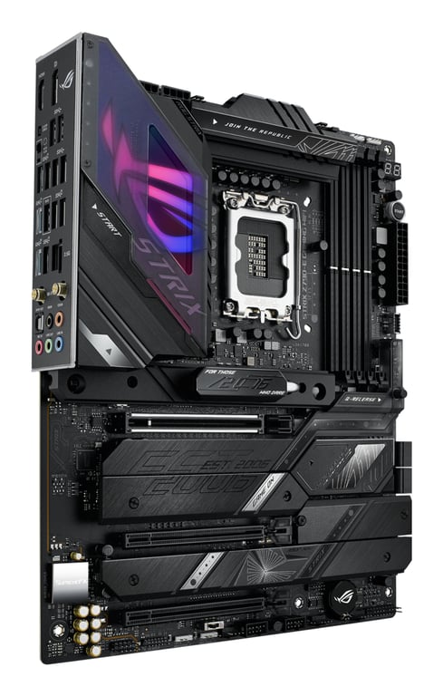 ASUS ROG STRIX Z790 E GAMING WIFI - vue 4