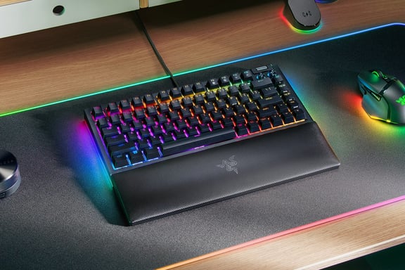 Razer BlackWidow V4 teclado Juego USB QWERTY Inglés de EE. UU. Negro