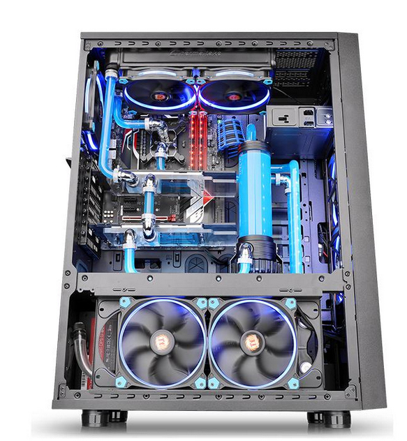 Thermaltake Core X71 TG Edition Full Tower Noir - Neuf