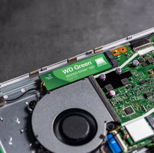 SanDisk SN3000 500 Go .2 PCI Express 4.0 NVMe QLC 3D NAND - vue 3