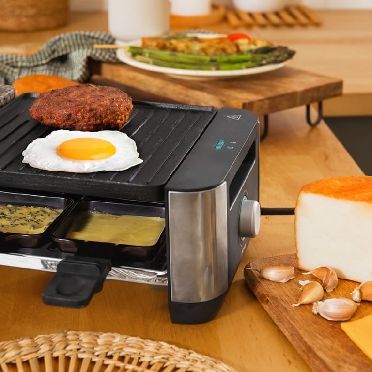 Cecotec Raclette Cheese&Grill 16000 Inox 8 personnes Grill de 40 x 22 cm Thermostat réglable Plaque de cuisson antiadhésive Comprend 8 poêlons et 8 spatules. - vue 2